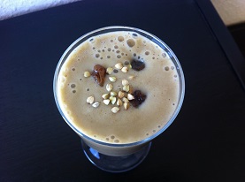 Grünes Müsli im Glas Grünes Müsli aus dem Glas